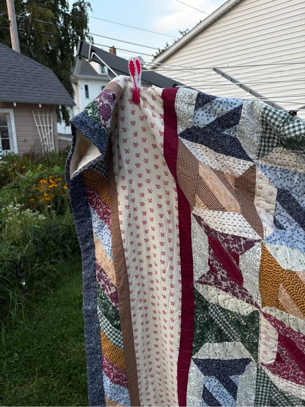 Vintage-Inspired Patchwork Quilt Spool Design